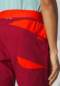 La Sportiva Mantra Pant - Trainingsbroek - Velvet/Cherry Tomato -La Sportiva Buitenshuis 2e6dd38820ef4c309277309292ba875f