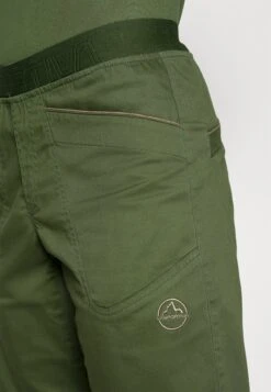 La Sportiva Flatanger - Outdoorshorts - Forest/Turtle -La Sportiva Buitenshuis 3aec7171532d4652a0834706914552aa