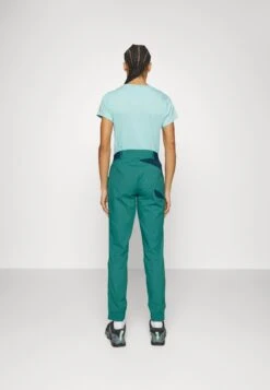 La Sportiva Tundra Pant - Broek - Lagoon/Storm Blue 11 La Sportiva Tundra Pant - Broek - Lagoon/Storm Blue -La Sportiva Buitenshuis 5f324bcb441e404fb3c3f7be5d4fc26d